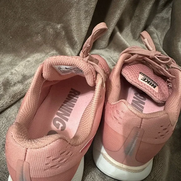 NWOB Nike Women’s Air Zoom Pegasus 34 Running Shoe - Picture 9 of 10